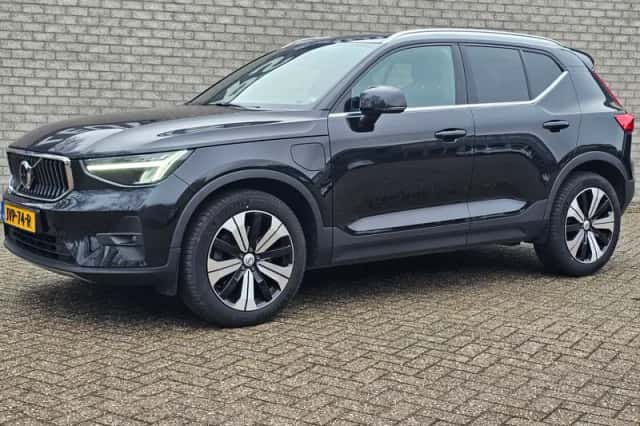 Volvo XC40 (2022) thumbnail 2