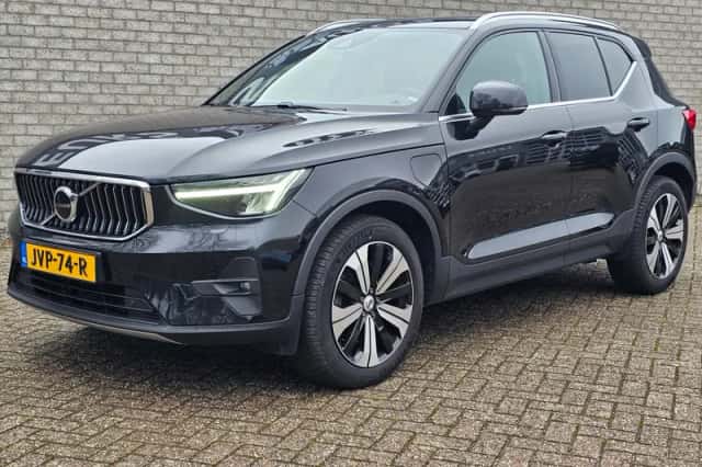 Volvo XC40 (2022) thumbnail 3