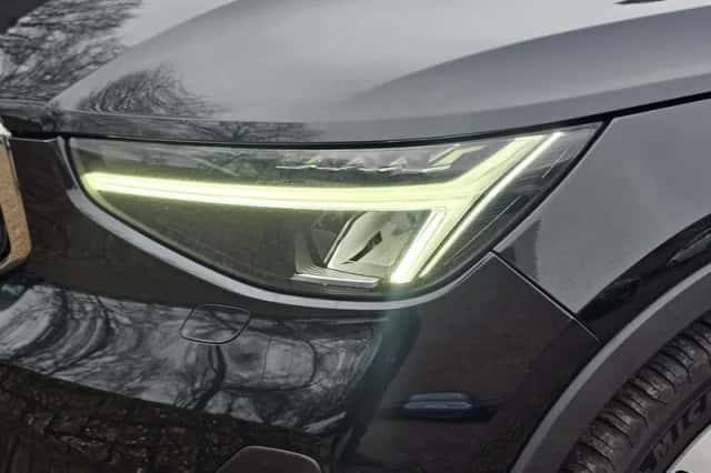 Volvo XC40 (2022) thumbnail 4