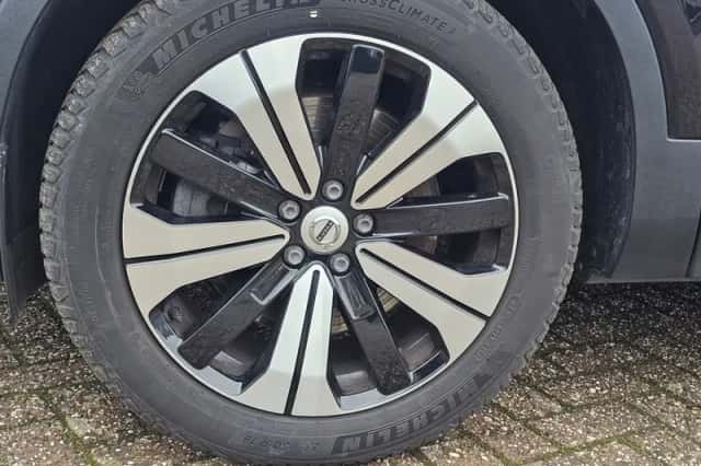 Volvo XC40 (2022) thumbnail 5