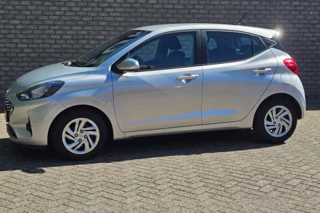 Hyundai i10 (2022) thumbnail 2