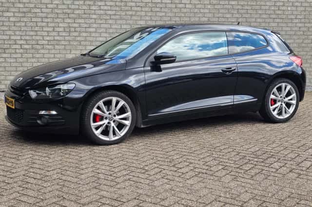 Volkswagen Scirocco (2013) thumbnail 2