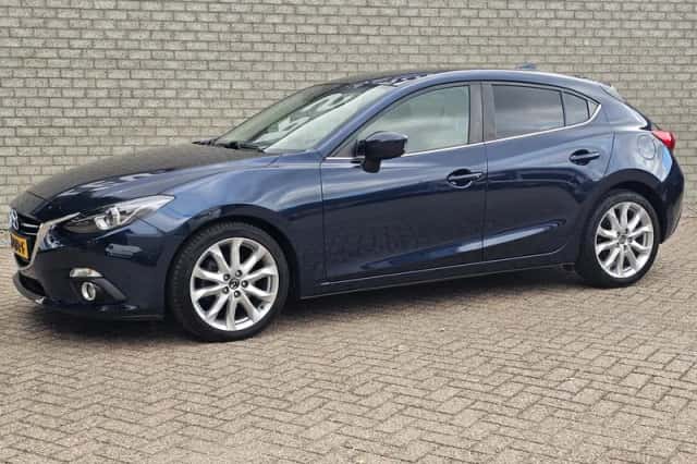 Mazda 3 (2016) thumbnail 3