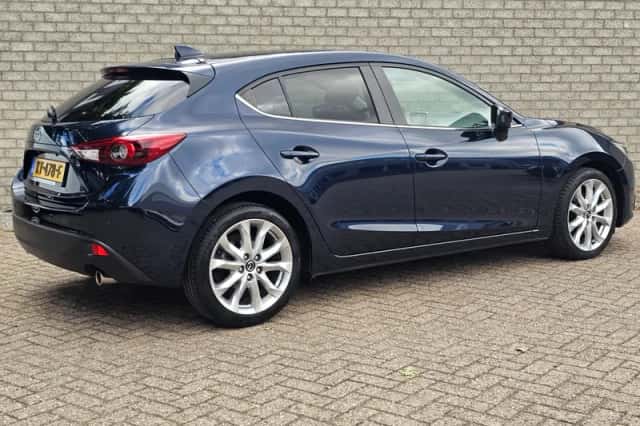 Mazda 3 (2016) thumbnail 6
