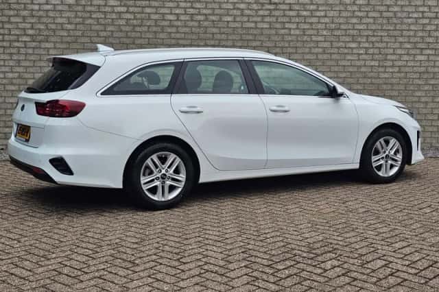 Kia Ceed (2019) thumbnail 5