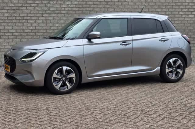 Suzuki Swift (2024) thumbnail 2