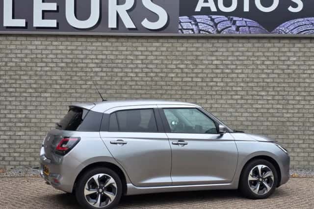 Suzuki Swift (2024) thumbnail 4
