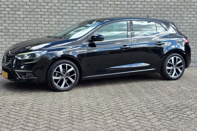 Renault Mégane (2018) thumbnail 2