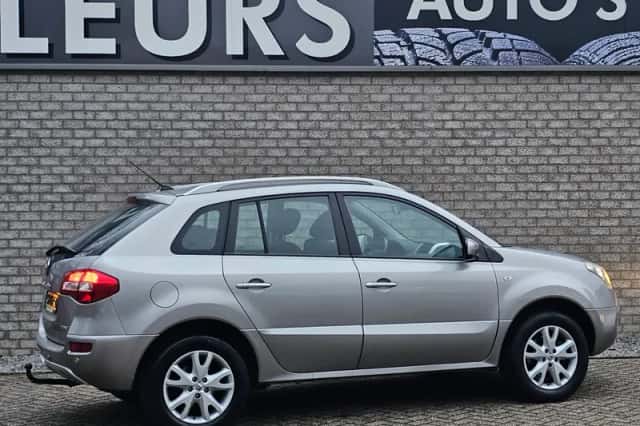 Renault Koleos (2008) thumbnail 5