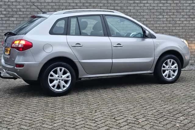Renault Koleos (2008) thumbnail 6