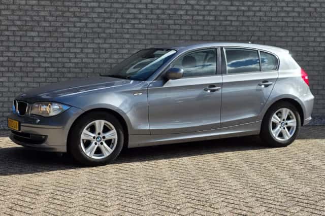 BMW 1-Serie (2011) thumbnail 2