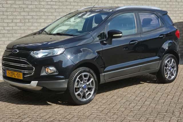Ford EcoSport (2015) thumbnail 3