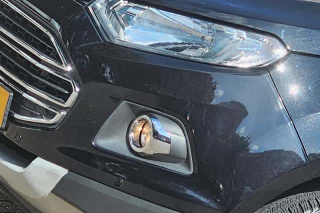 Ford EcoSport (2015) thumbnail 4