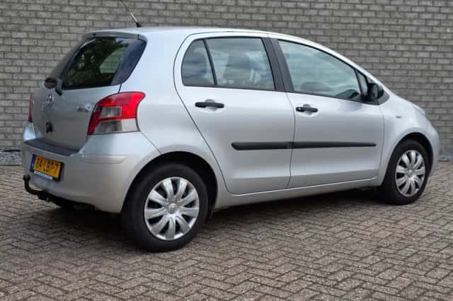 Toyota Yaris (2010) thumbnail 5