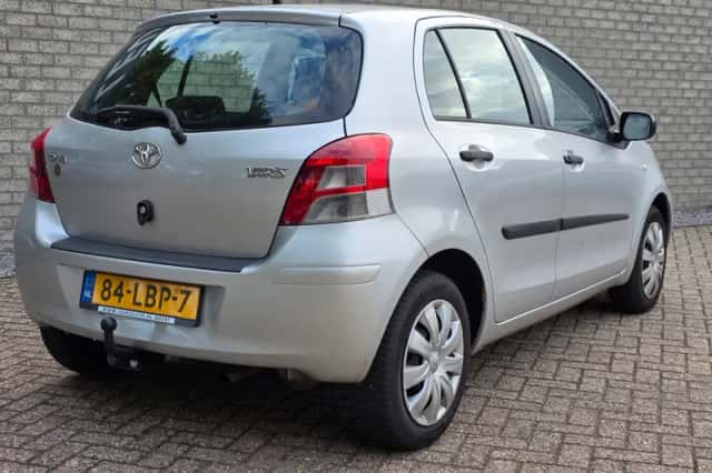 Toyota Yaris (2010) thumbnail 6