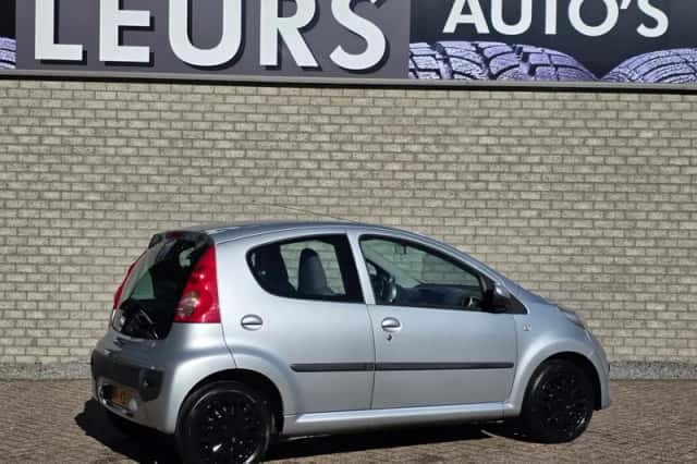 Peugeot 107 (2007) thumbnail 4