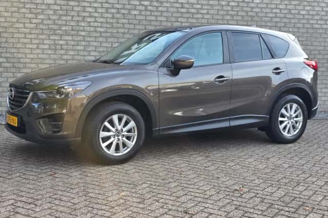 Mazda CX-5 (2016) thumbnail 2