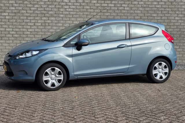 Ford Fiesta (2009) thumbnail 2
