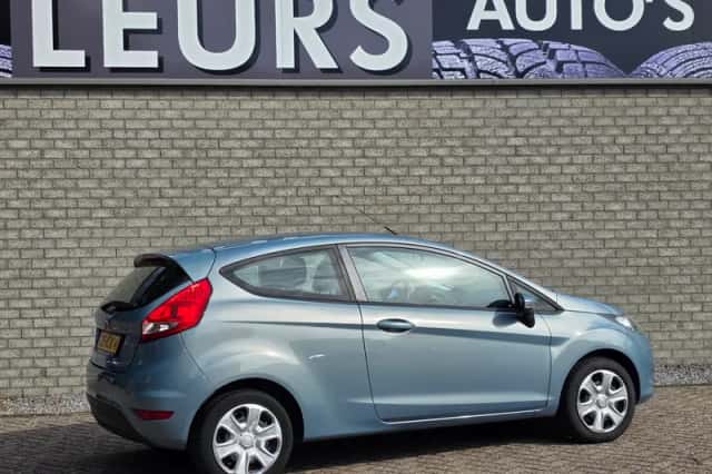 Ford Fiesta (2009) thumbnail 4