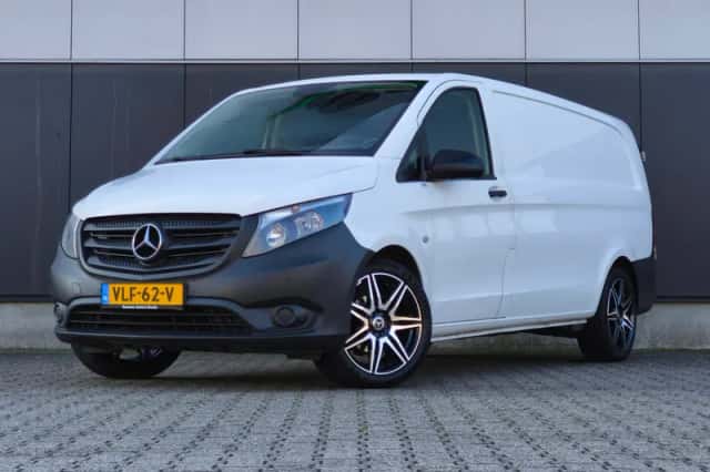 Mercedes-Benz Vito (2022) thumbnail 3