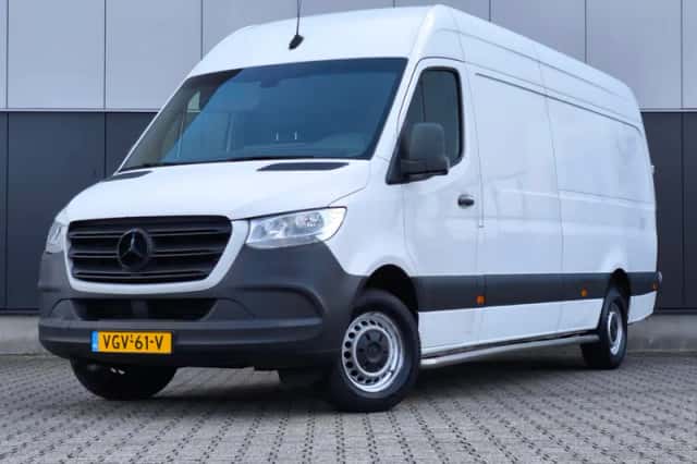Mercedes-Benz Sprinter (2020) thumbnail 1