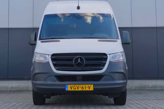 Mercedes-Benz Sprinter (2020) thumbnail 2