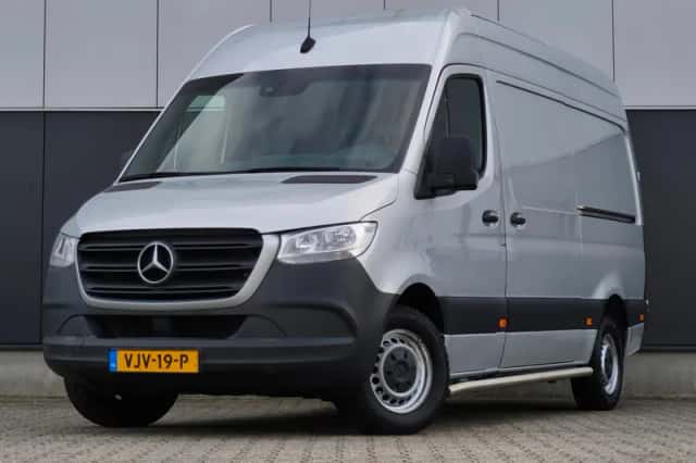 Mercedes-Benz Sprinter (2021) thumbnail 1