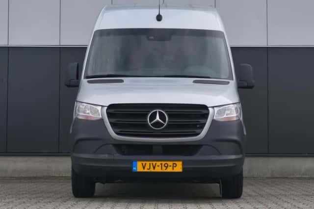 Mercedes-Benz Sprinter (2021) thumbnail 2
