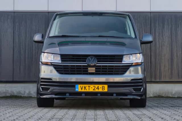 Volkswagen Transporter (2019) thumbnail 2
