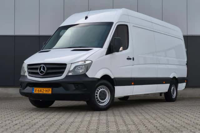 Mercedes-Benz Sprinter (2017) thumbnail 1