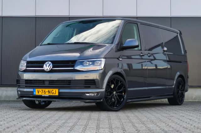 Volkswagen Transporter (2017) thumbnail 1