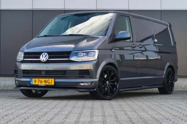 Volkswagen Transporter (2017) thumbnail 3