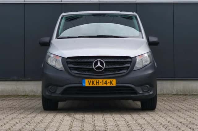 Mercedes-Benz Vito (2021) thumbnail 2