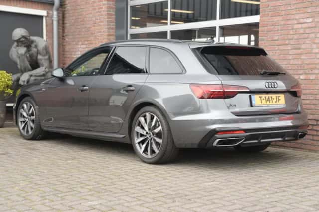 Audi A4 (2023) thumbnail 5