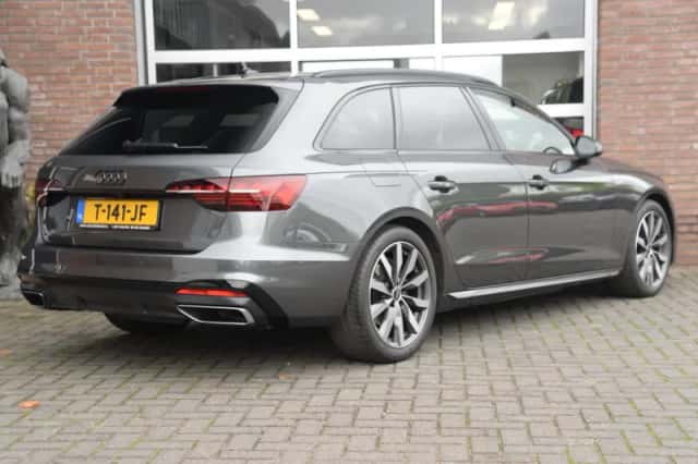Audi A4 (2023) thumbnail 6