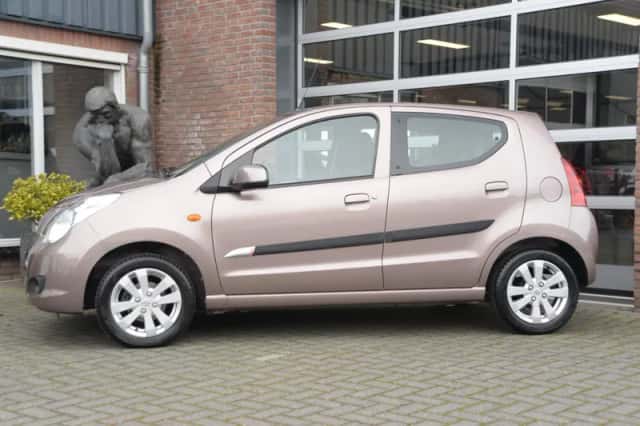 Suzuki Alto (2009) thumbnail 3