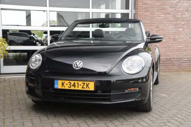 Volkswagen Beetle (2014) thumbnail 2