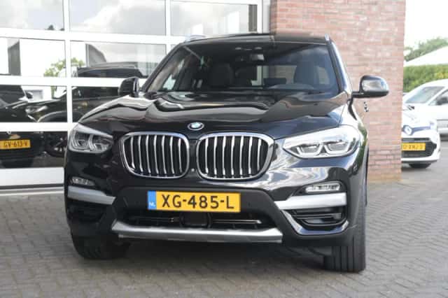 BMW X3 (2019) thumbnail 3