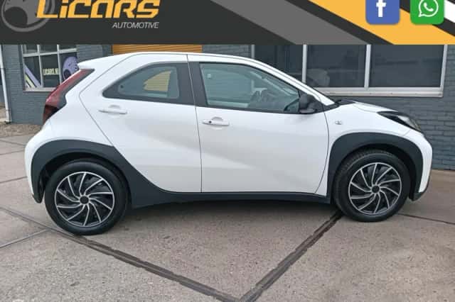 Toyota Aygo X (2023) thumbnail 2