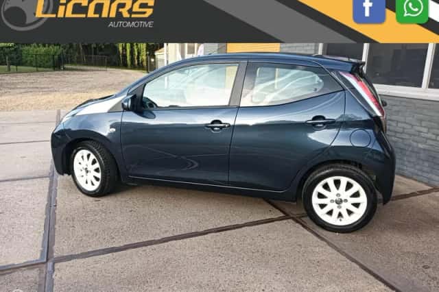 Toyota Aygo (2015) thumbnail 3