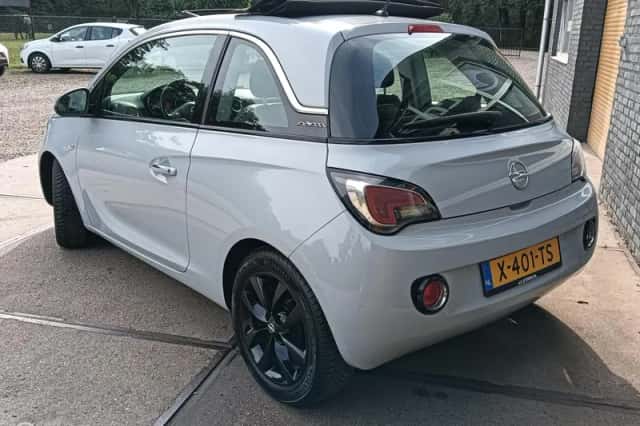 Opel Adam (2016) thumbnail 4