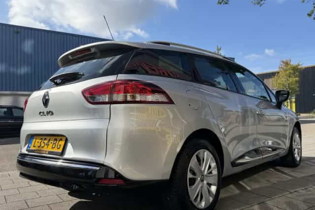 Renault Clio (2019) thumbnail 4