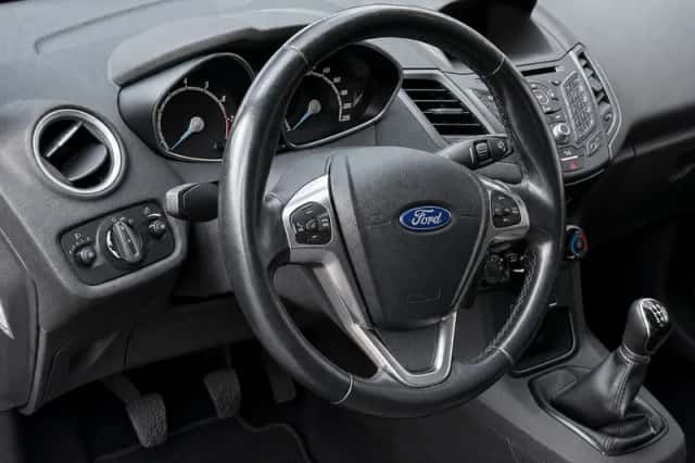 Ford Fiesta (2017) thumbnail 2