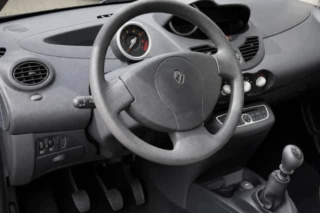 Renault Twingo (2011) thumbnail 2