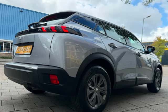 Peugeot 2008 (2022) thumbnail 4