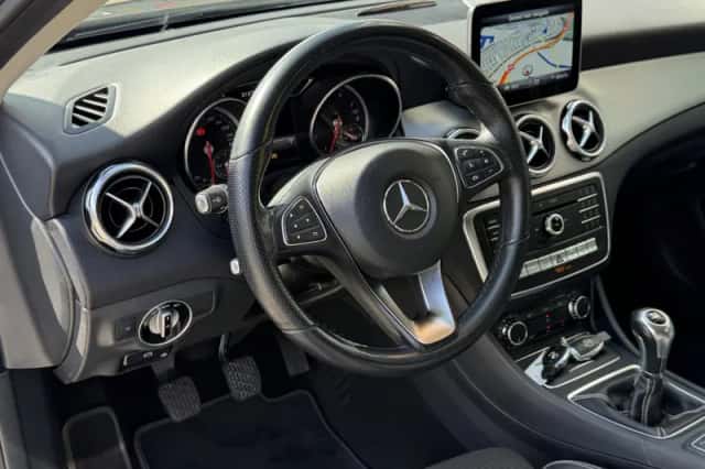 Mercedes-Benz GLA-Klasse (2019) thumbnail 2