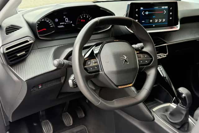 Peugeot 208 (2023) thumbnail 2