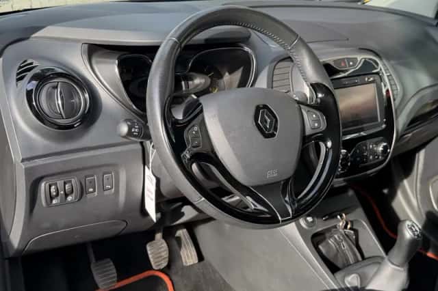 Renault Captur (2014) thumbnail 2