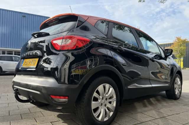 Renault Captur (2014) thumbnail 4