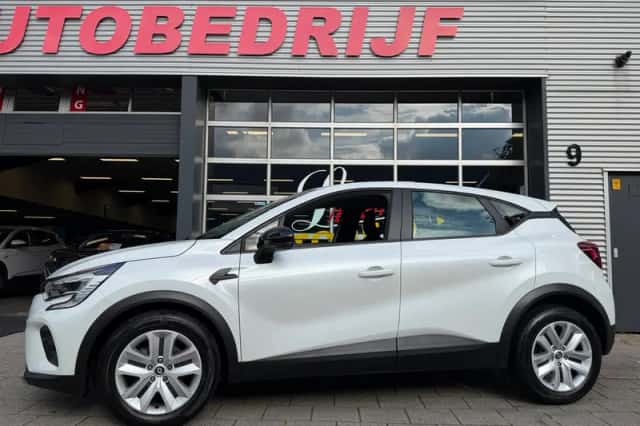 Renault Captur (2022) thumbnail 6